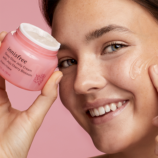 Innisfree Dewy Glow Jelly Cream with Jeju Cherry Blossom 50ml