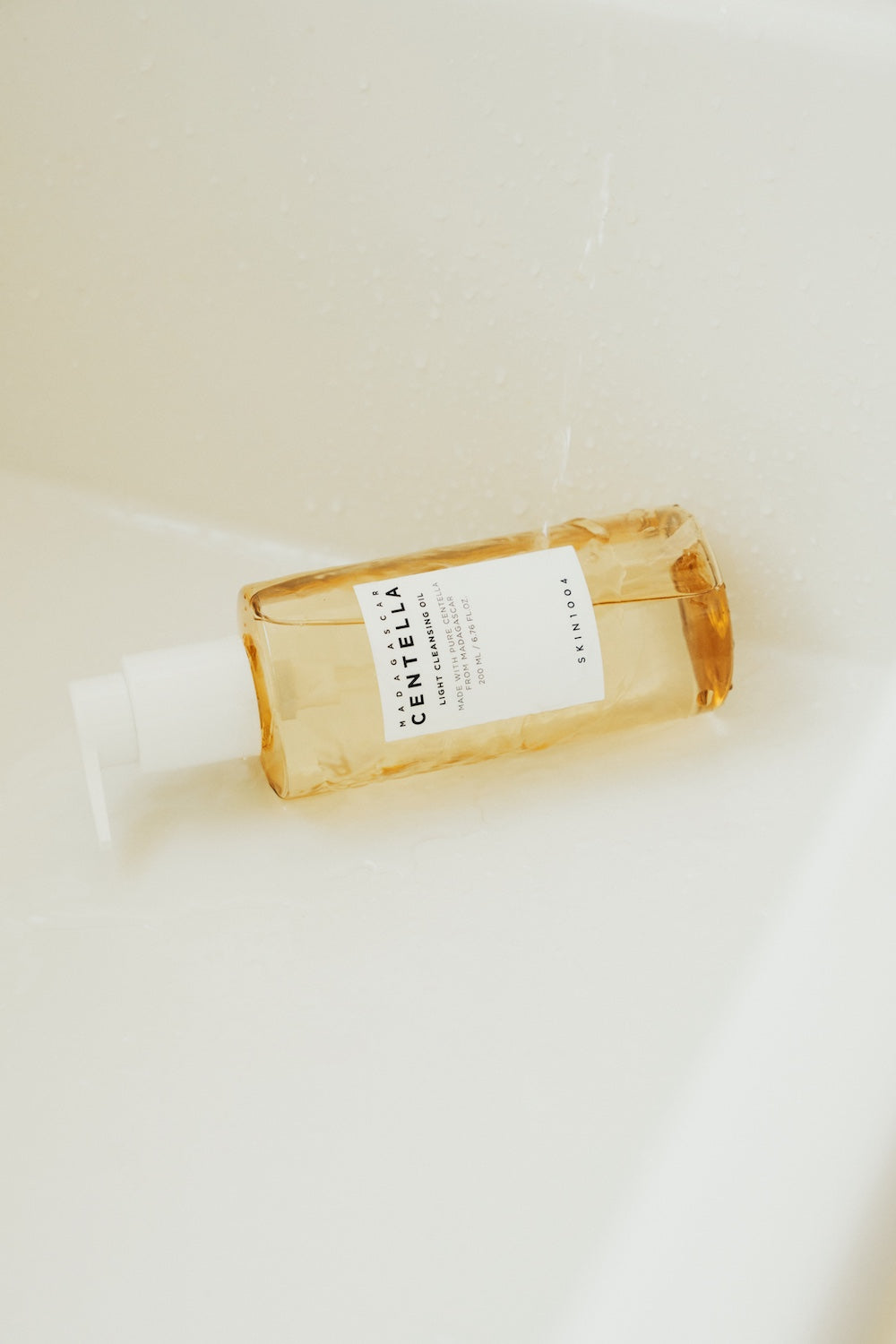 SKIN1004 Madagascar Centella Light Cleansing Oil